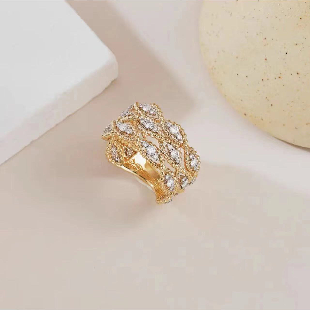 Vintage cut style carved gold ring