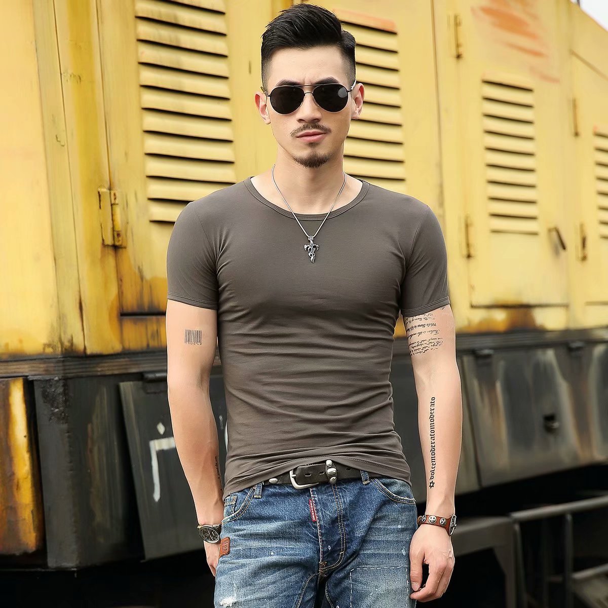 Men's fitted T-shirt