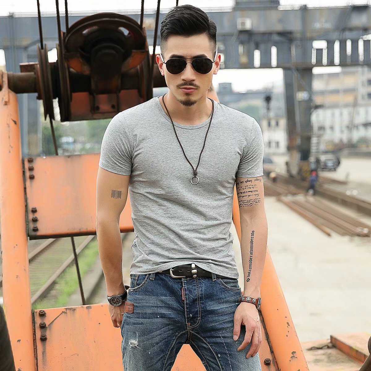 Men's fitted T-shirt