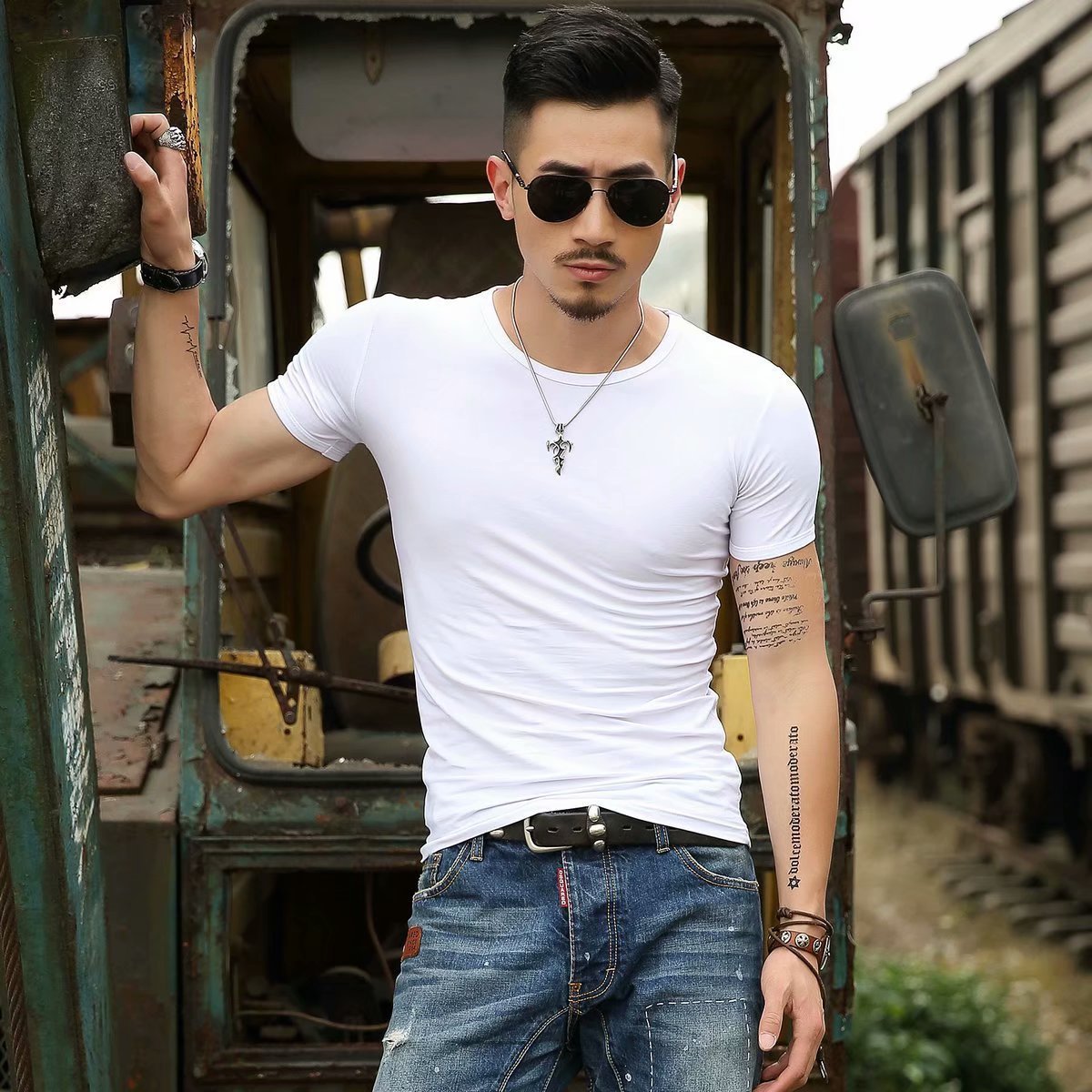 Men's fitted T-shirt