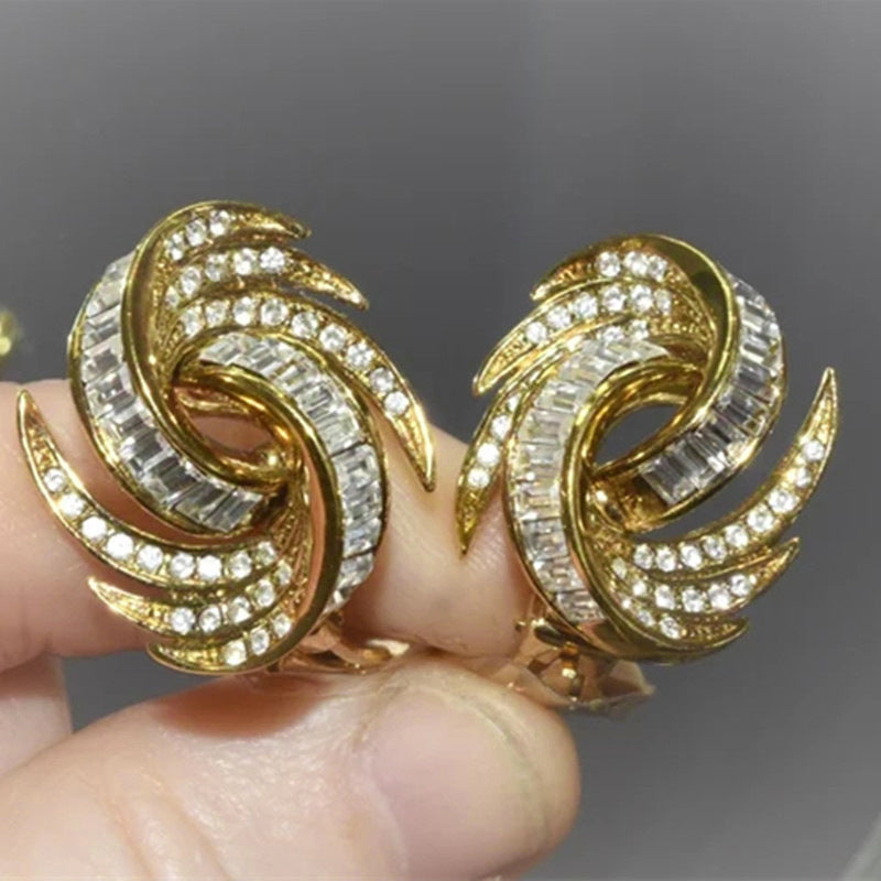 Earrings with zirconia