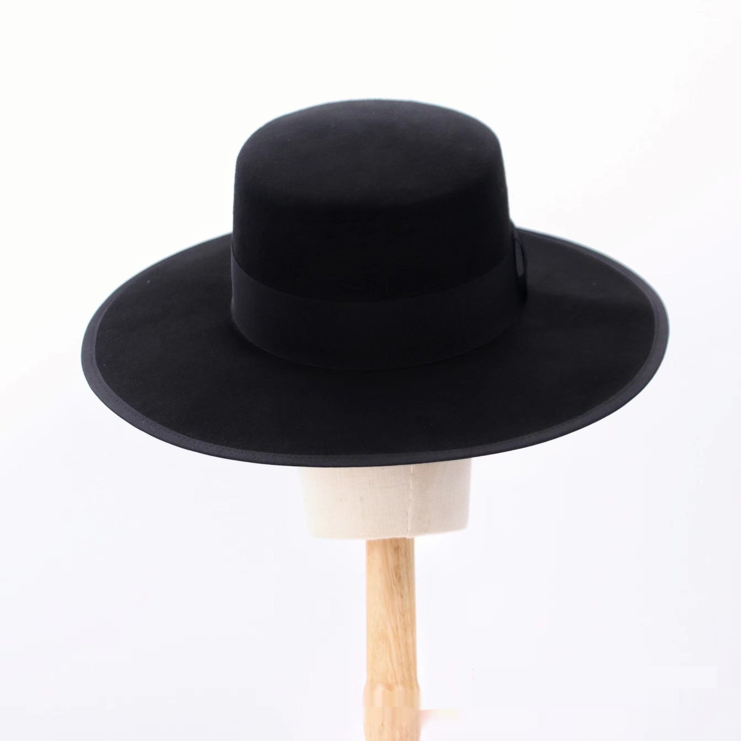Women´s Flat Top Woolen Bowler Hat