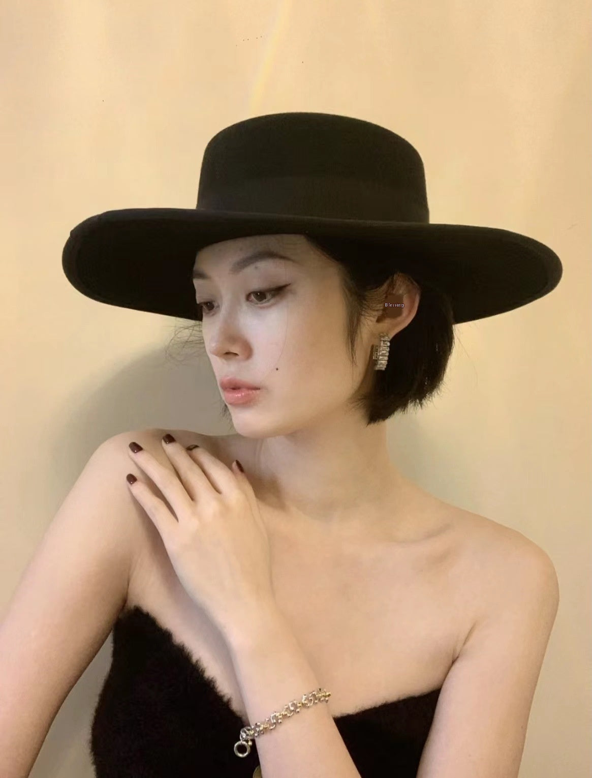 Women´s Flat Top Woolen Bowler Hat