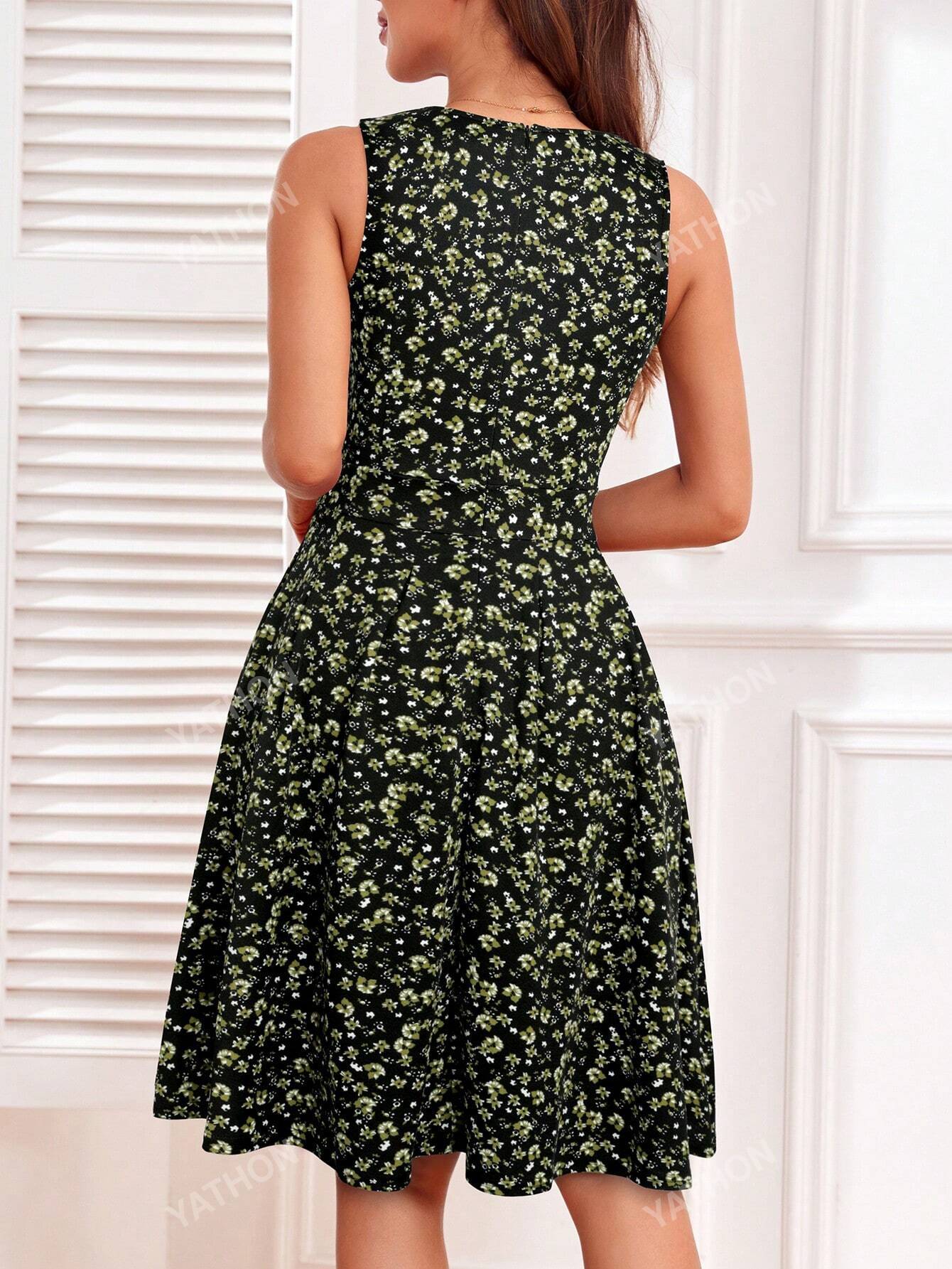 Ditsy Floral Print Keyhole Neckline Dress