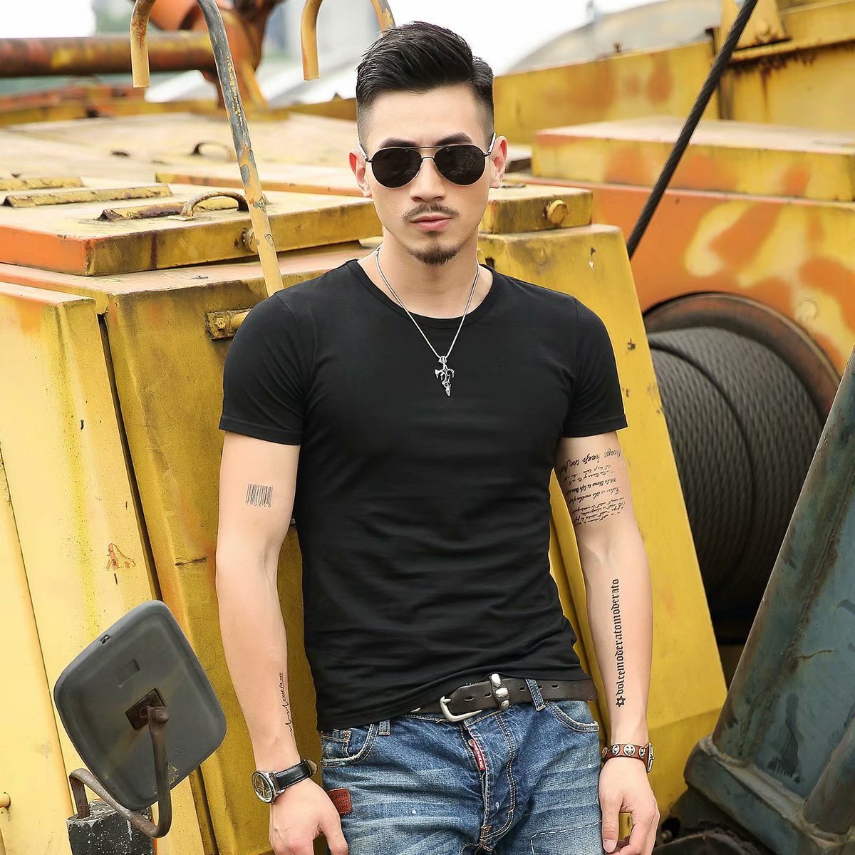 Men's fitted T-shirt