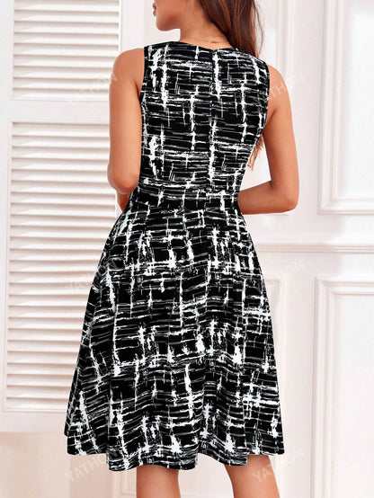 Ditsy Floral Print Keyhole Neckline Dress