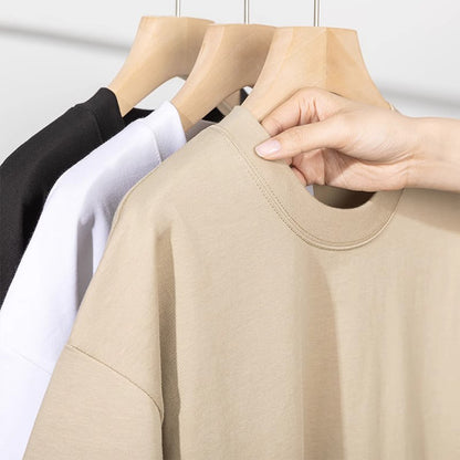 Loose-fitting  round-neck T-shirt